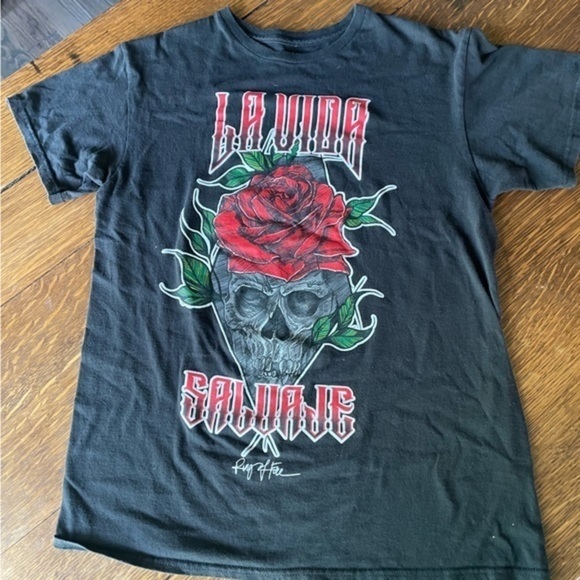 Ring of Fire Tops - Graphic Tee- La Vida Salvaje - skull and roses